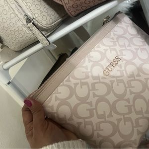 Brand New GuessCosmetic Bags color Beige